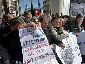 2012 03 10 NIMES MANIF CONTRE COLLOQUE DU FLN (16) PAR GV